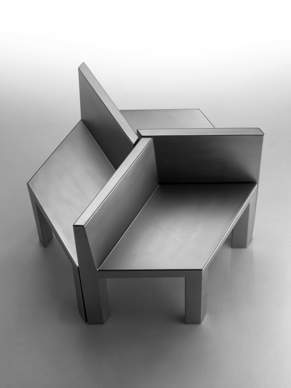 Isometric chair
